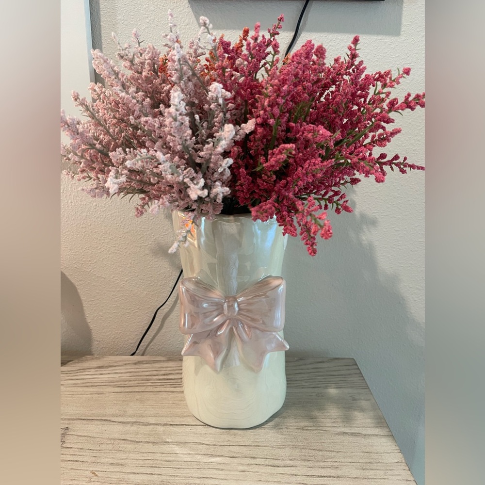 Pink bow vase ceramic